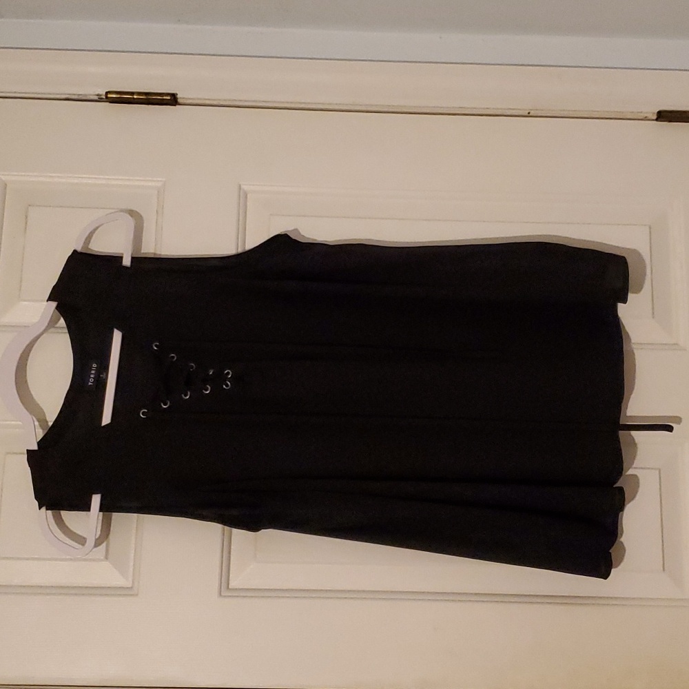 Torrid Black Tie Up Tank Sz 1 (14-16)